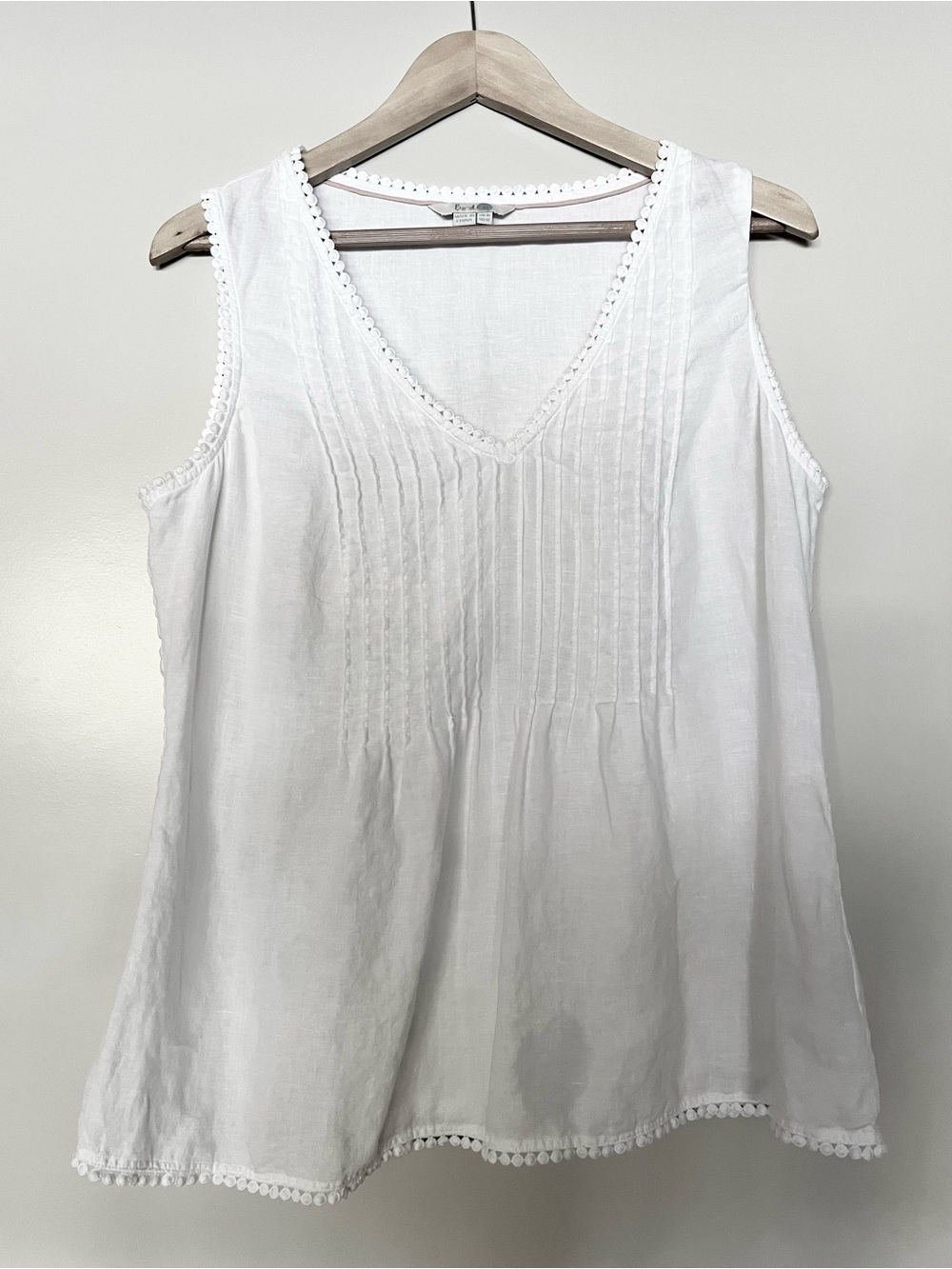 Boden-Sleeveless V-Neck Pintuck Top. (Size 12)